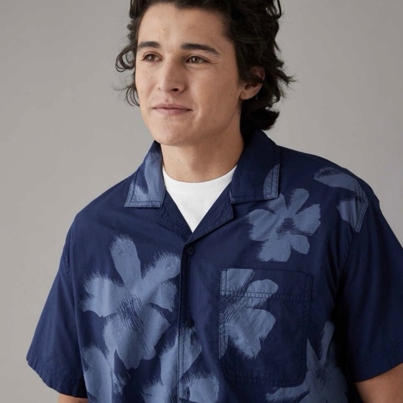 NWT American Eagle Men Floral Button-Up Poolside Shirt Size Medium - Picture 4 of 10